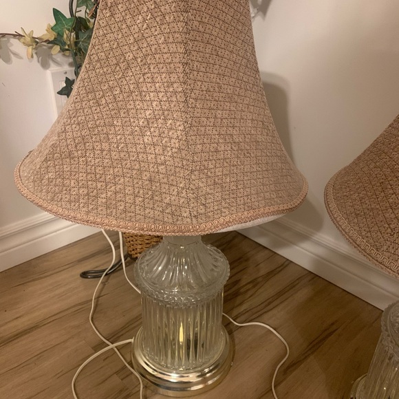 Two modern living room lamps in glass and soft fabric shade - Picture 2 of 12